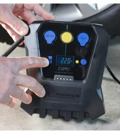 Mini compressore digitale 12v 7 bar michelin